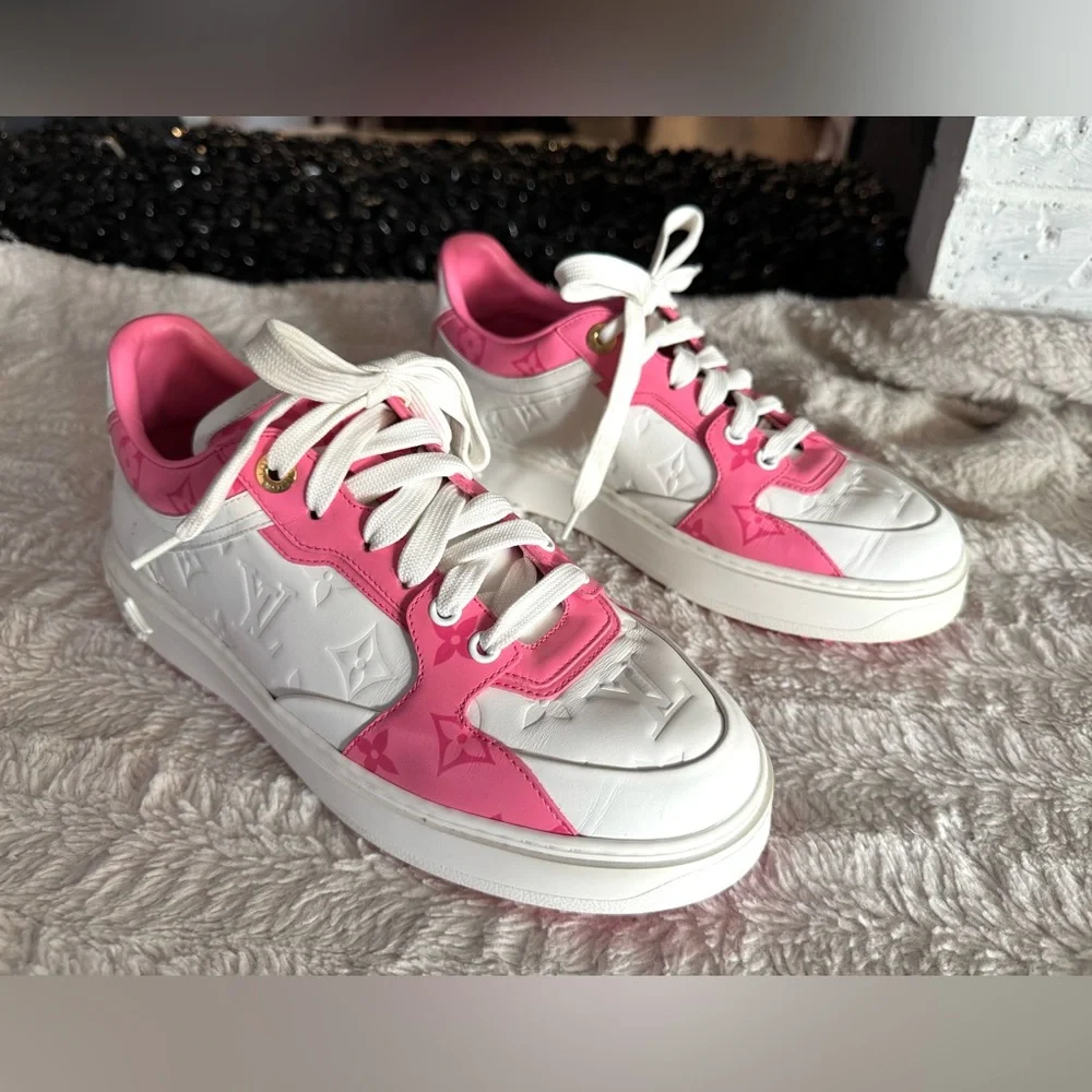 Louis Vuitton Leather Time Out Sneakers